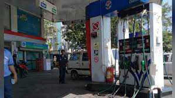 लगातार पांचवें दिन स्थिर रहीं पेट्रोल-डीजल की कीमतें